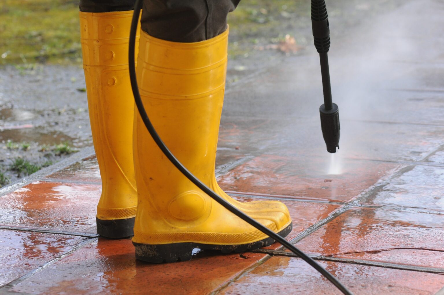 Home pressure washing services