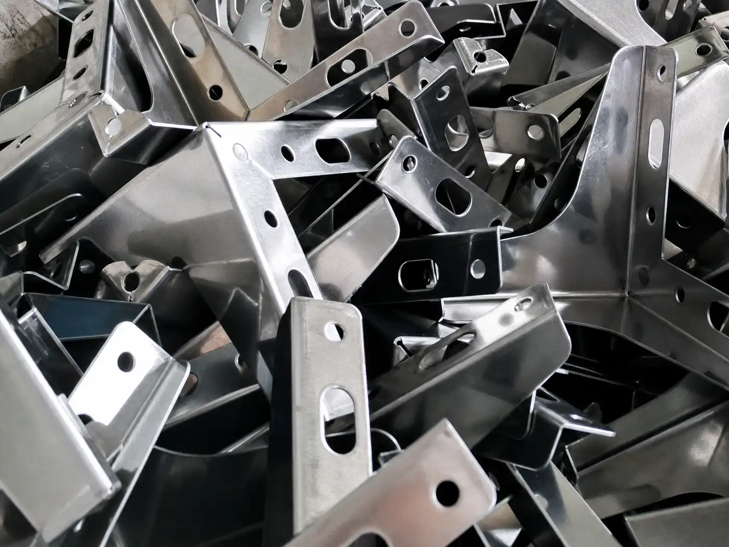 metal furniture legs manufacturers